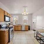 Comfy 4 Bed Northside Home - Near Stadiums