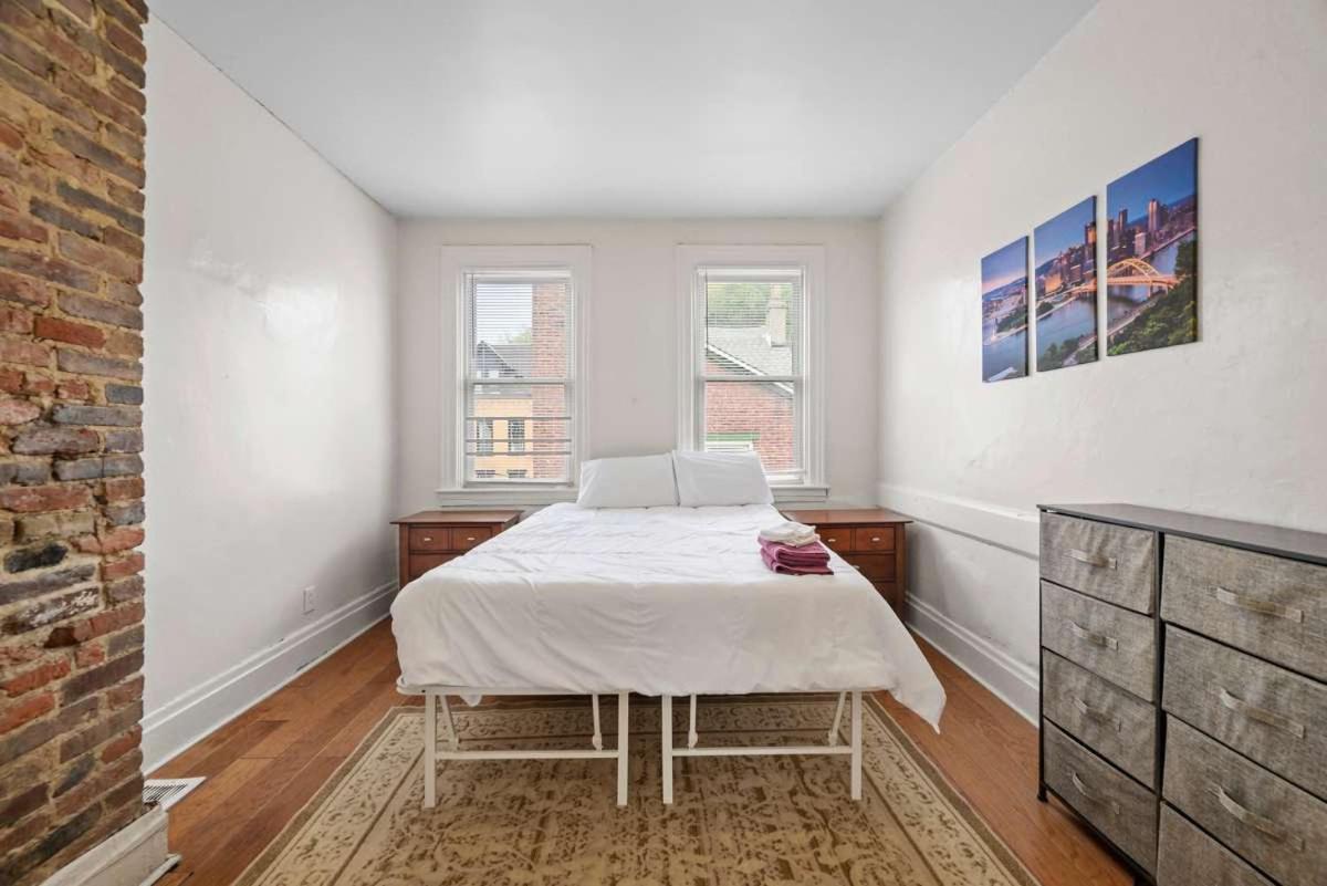 Comfy 4 Bed Northside - Near Stadiums Holiday home Pittsburgh